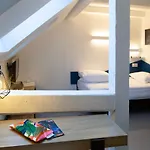Victoria Hotel 3*